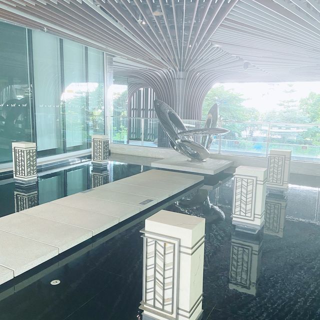 佔地兩萬平方呎的 CLUB APUS ! 下午簡餐 ！ 真嘆 !