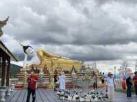 มูขอพร ‘หลวงพ่อทันใจ’ วัดพระธาตุดอยคำ