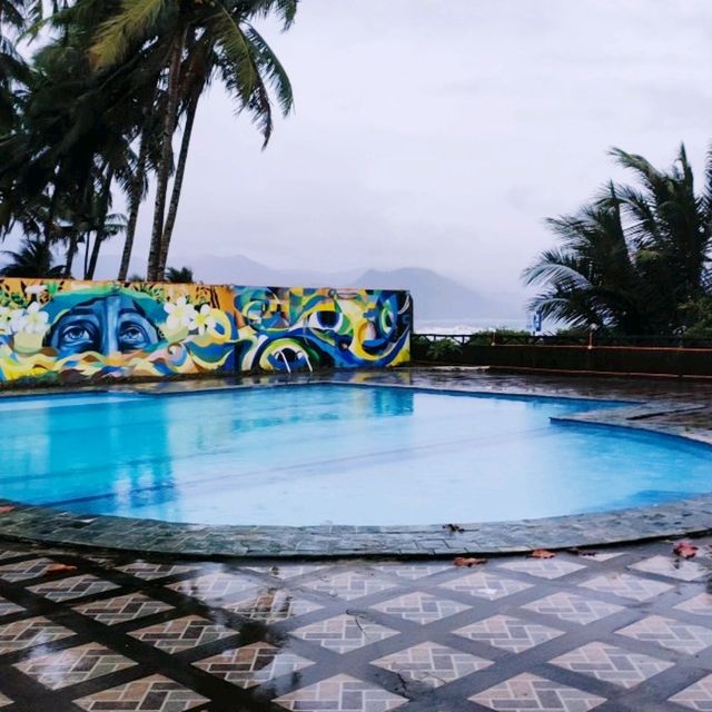 RELAXING SWIMMING POOL WITH VIEW