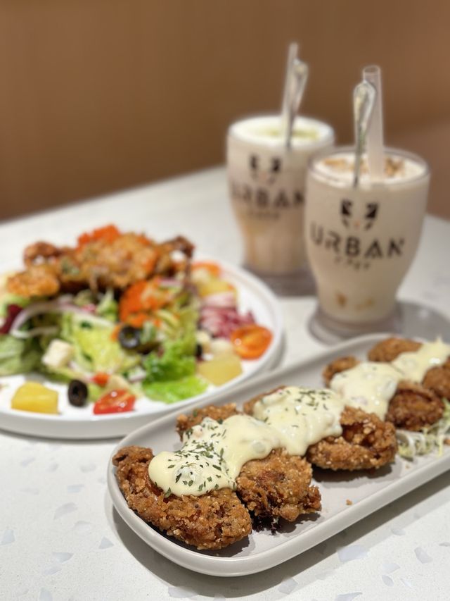 😹荔枝角貓貓Cafe 萌爆貓貓陪你食大餐