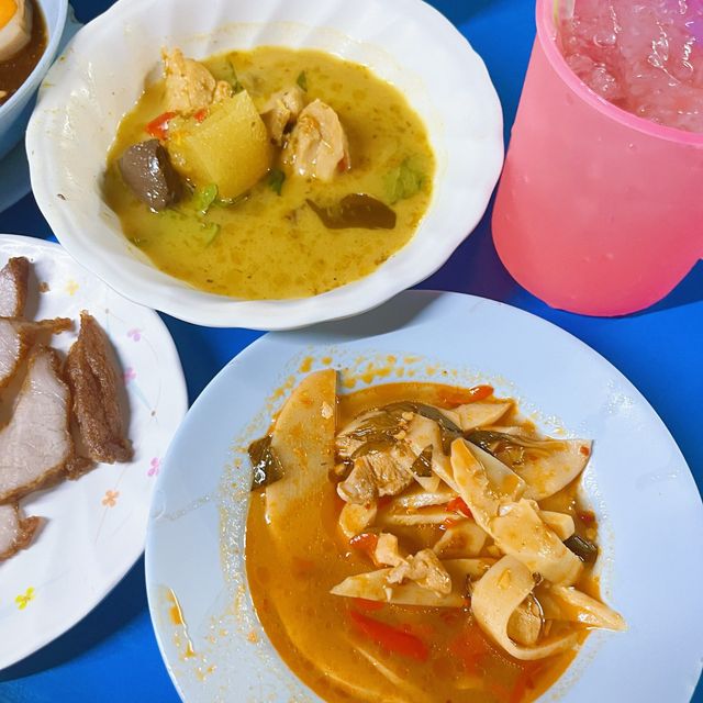 ข้าวแกงสิบบาท ลาดหญ้า