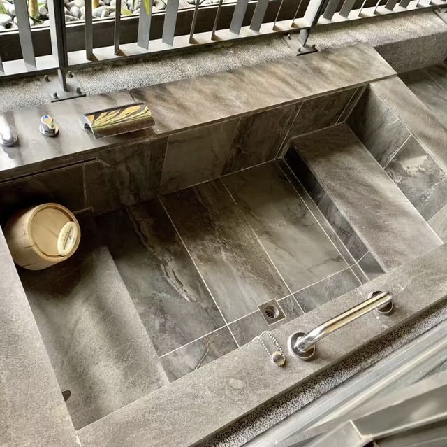 樓頂泳池景色很棒的酒店