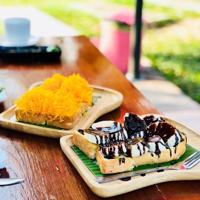 พานั่งชิลที่ O2 Kaffee & Bistro คาเฟ่สวนมะพร้าว 🥥