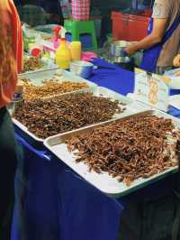 เดินเล่นชิวๆ ถนนคนเดินบางแสน 