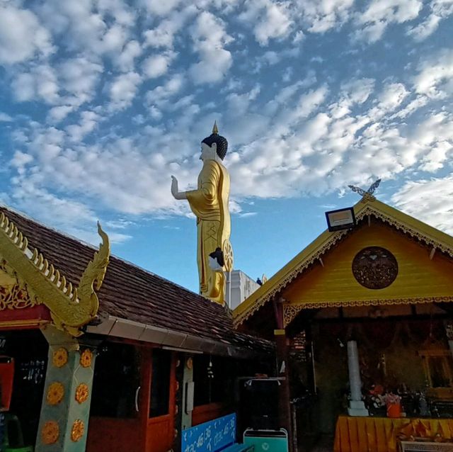 วัดที่มีการบูชาด้วยมาลัยเยอะมาก