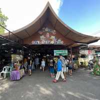 ตลาดน้ำบางน้ำผึ้ง 