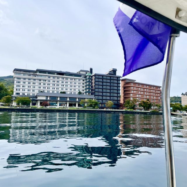 【北海道】スワンボート界の革命児！エンジン付きスワンボート