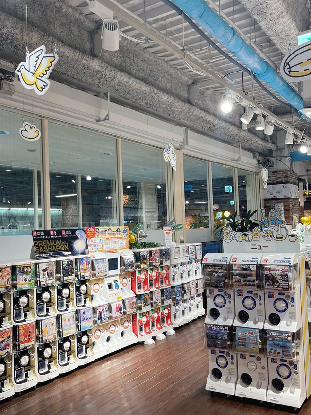 오사카 난바의 트랜디한 복합 쇼핑몰🛍️