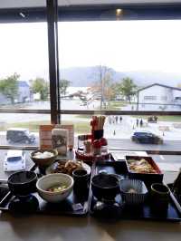 日本餐廳篇，十和田湖畔休屋吃滑蛋豬扒丼