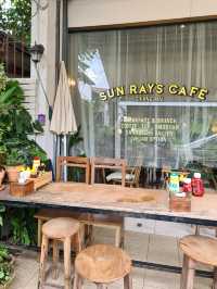 Sun Rays Café - Breakfast & Brunch  🍳