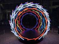 東京・虎ノ門。光のアート作品を楽しむ『TORANOMON LIGHT ART』