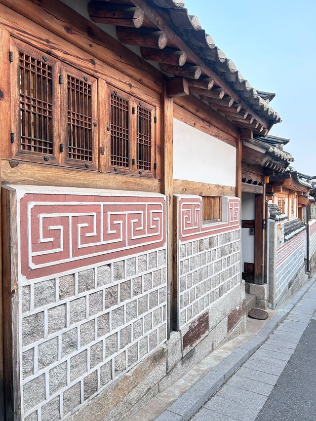 ［韓國/首爾］北村韓屋村🇰🇷｜韓國古代兩班的家 整排的韓屋好美