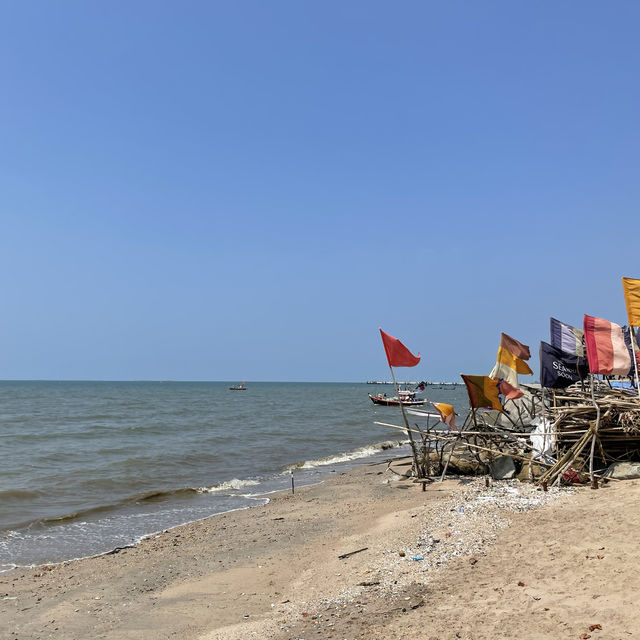 Sea you soon cafe’ : คาเฟ่ริมชายหาดบางแสน