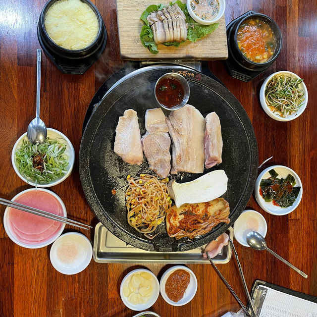 A Review of Black Pork Street (Donbedon) 