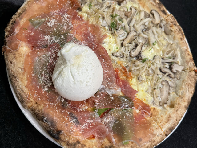 ベトナム🇻🇳ダナン❣️超人気店日本人オーナーの本格ピザ屋🍕