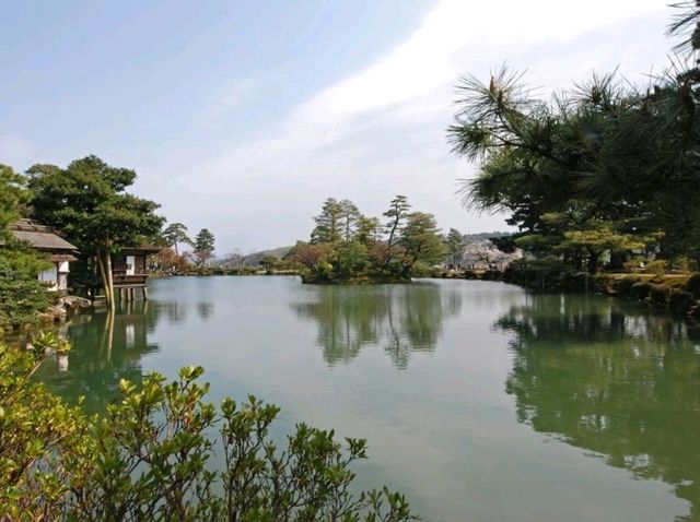 ชมซากุระ ที่ 1 ใน 3 สวนที่สวยที่สุดในญี่ปุ่น