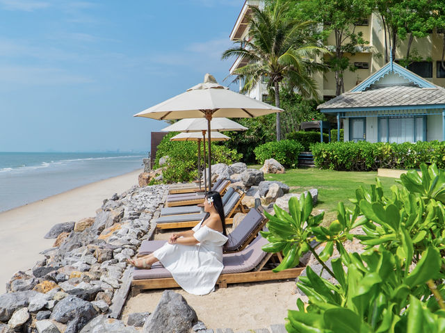 สัมผัสเสน่ห์อันคลาสสิคที่ Devasom Hua Hin Resort