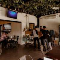 KIRINTJIKOPI | A very classic and aesthetic place.