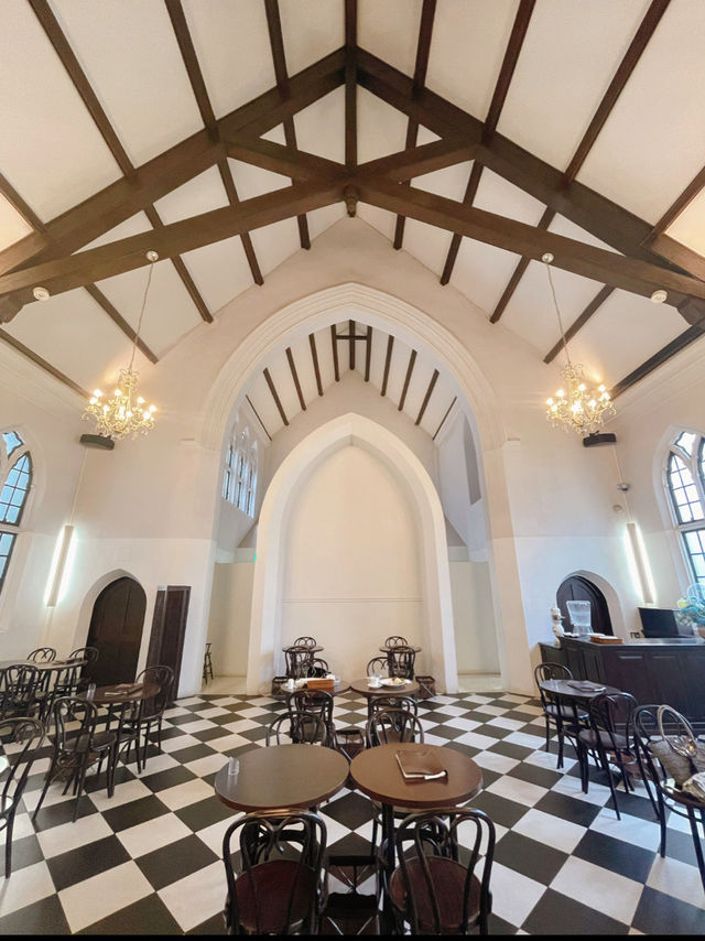一度は行きたい❣️素敵すぎる教会カフェ⛪️✨神戸・フロインドリーブ💗