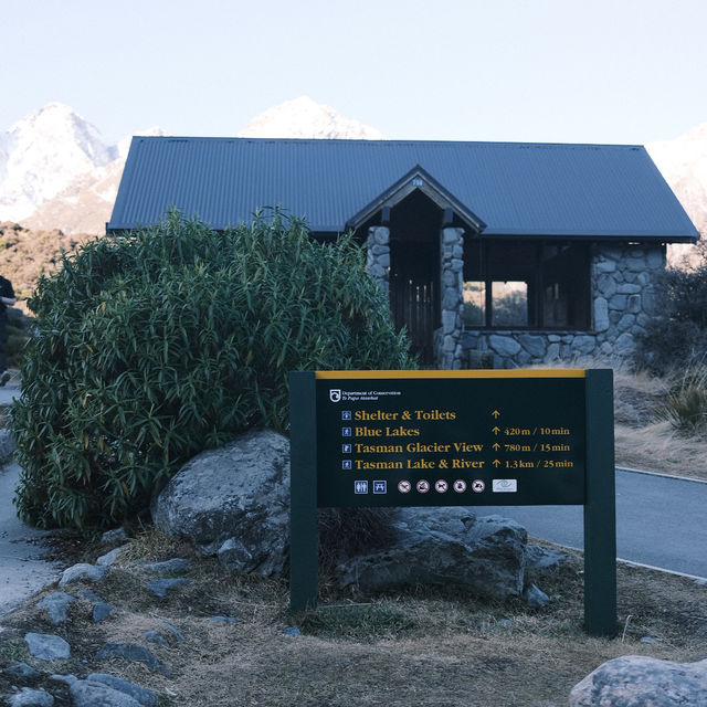 NEW ZEALAND’S FAMOUS GLACIER 