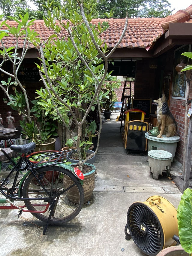 Capture a piece of the past with old Bukit Timah Railway Station 