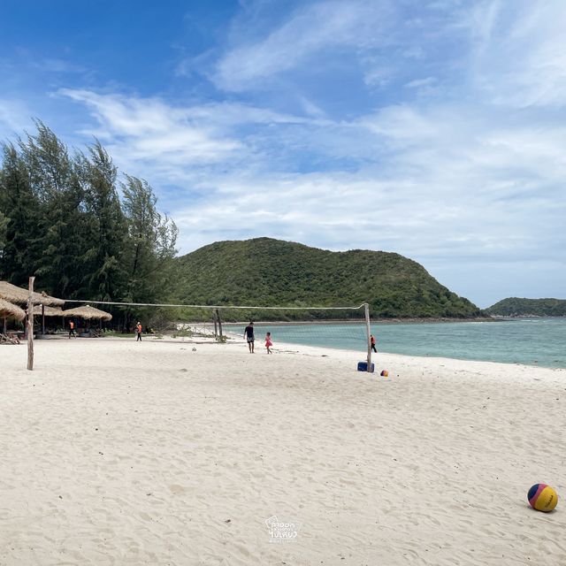 หาดลูกลม เกาะแสมสาร…