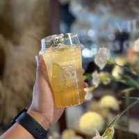 ## บูเกฟวิลล์ คาเฟ่ : ซ่อนตัวในย่านตลาดสตาร์ ร้านด
