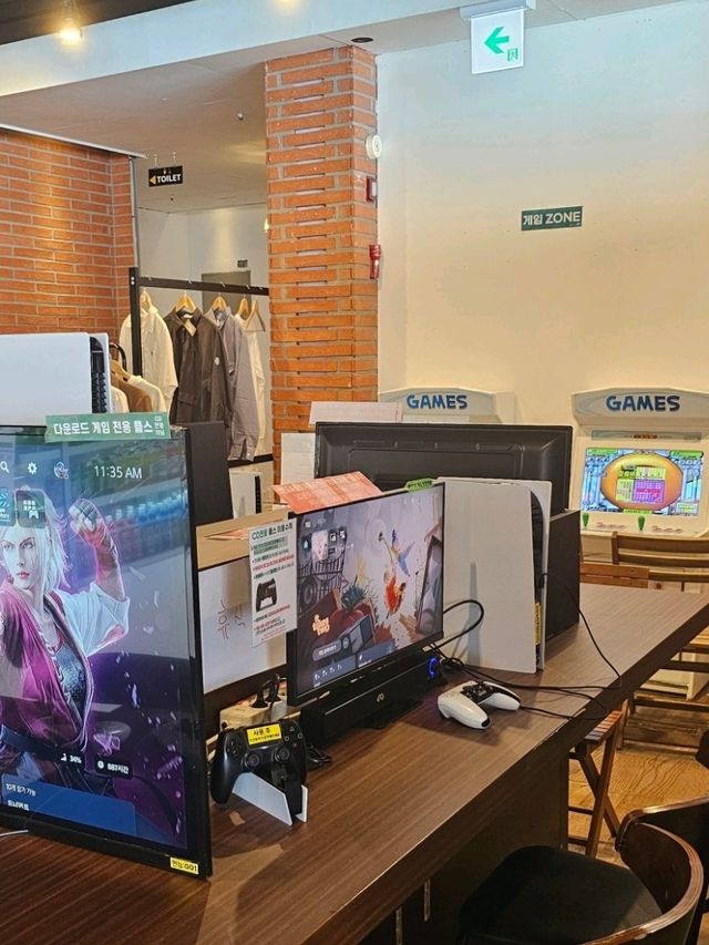 부산 테마카페 오션뷰보며 보드게임, 만화책, 전자게임을 할 수 있는 카페
