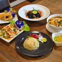 โรงแรม Chatnipa Beach Resort