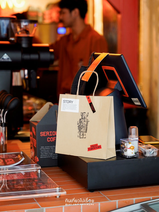 Local Boys ร้านกาแฟสุดเท่เปิดใหม่บนถนนทรงวาด