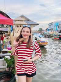 ชุมชนตลาดน้ำอัมพวา