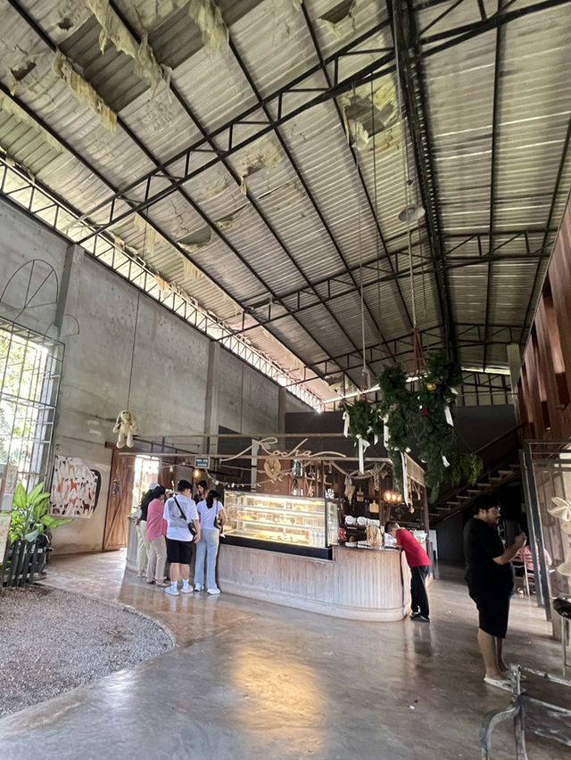 Rocha Cafe  คาเฟ่บนดอยพบพระ