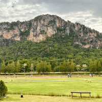 IKO Camp & Cafe เพชรบุรี จิบกาแฟชมวิวเขาอีโก้ ⛰️