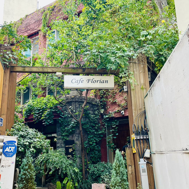 大邱　東城路にある路地裏カフェ　【카페플로리안】