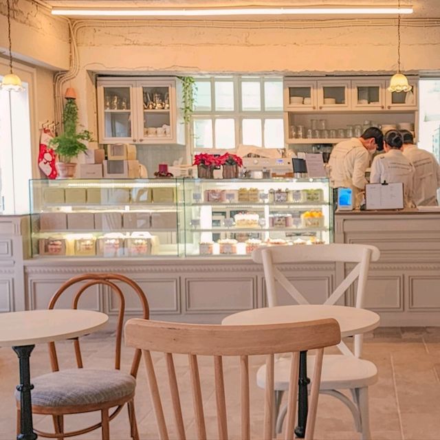 촉촉한 케이크 맛집 연남동 < 팻어케이크 >