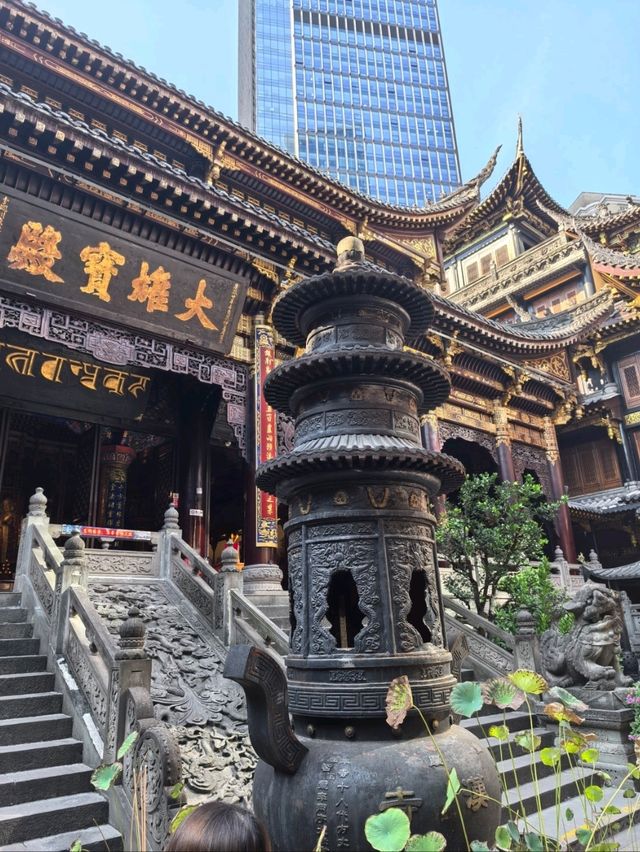 Beautiful temple in the city centre of Chongqing