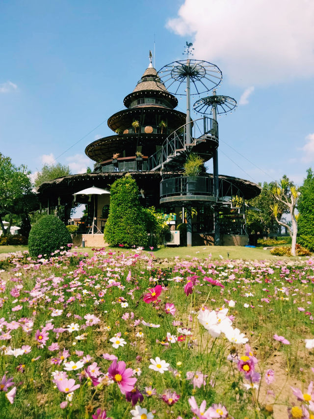  คาเฟ่ทุ่งดอกไม้ : Lapuné Cafe and Scene