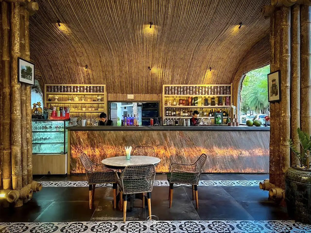 ”ไม้หมอน ฟอเรสต์“ ร้านอาหารพื้นเมืองภูเก็ต