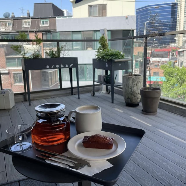 韓国🇰🇷ホンデからも近い！素敵なテラス席のあるカフェ