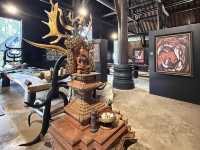 พิพิธภัณฑ์บ้านดำ ศิลปินแห่งชาตินายถวัลย์ ดัชนี