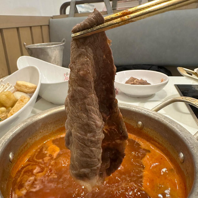 任夾活蝦泰式火鍋🍲🩷