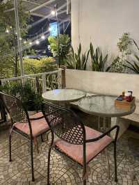 A Cozy Evening at Walk In Café in Ayutthaya