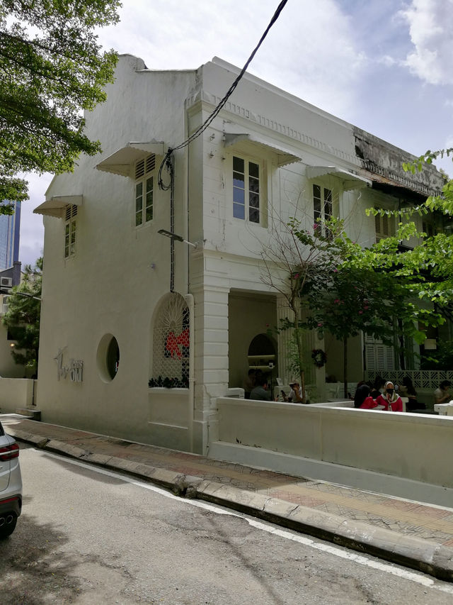 A hide gem in BB area: Discover the Charm of Three Years Old Café