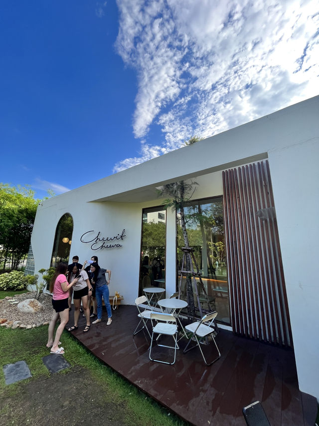 Cheevit Cheeva Hatyai: A Sweet Paradise for Dessert Lovers