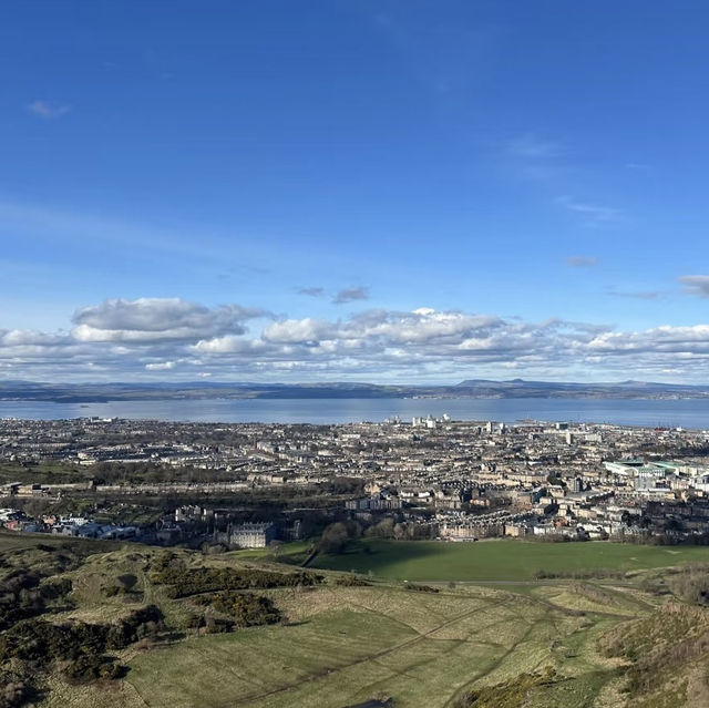 Chasing the Sunset: My Enchanting Hike to Arthur’s Seat in Edinburgh