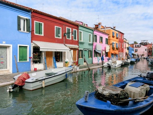 彷如走入五顏六色的童話小鎮 Burano 威尼斯彩色島