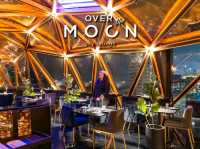 Over The Moon สกายเลาจน์ที่วิวสวยจึ้งใจสุดในพัทยา 