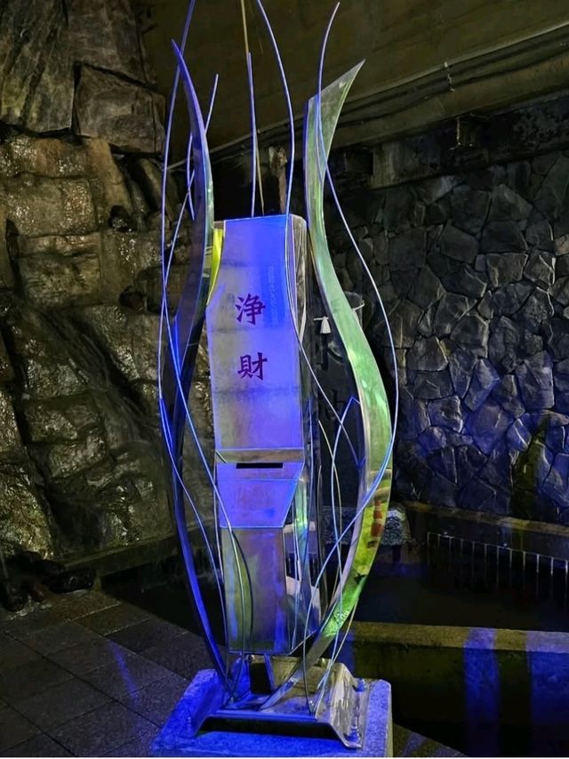 ■まさかトンネルの中がこんな空間になってるなんて
