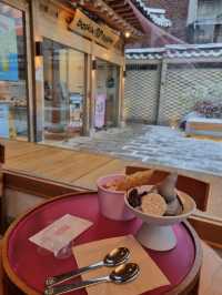 삼청동 한옥에서만 즐길 수 있는 베스킨라빈스 흑임자 아이스크림🍦🏠