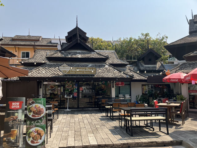 泰國🇹🇭清邁 全球唯一蘭納王朝建築風格星巴克